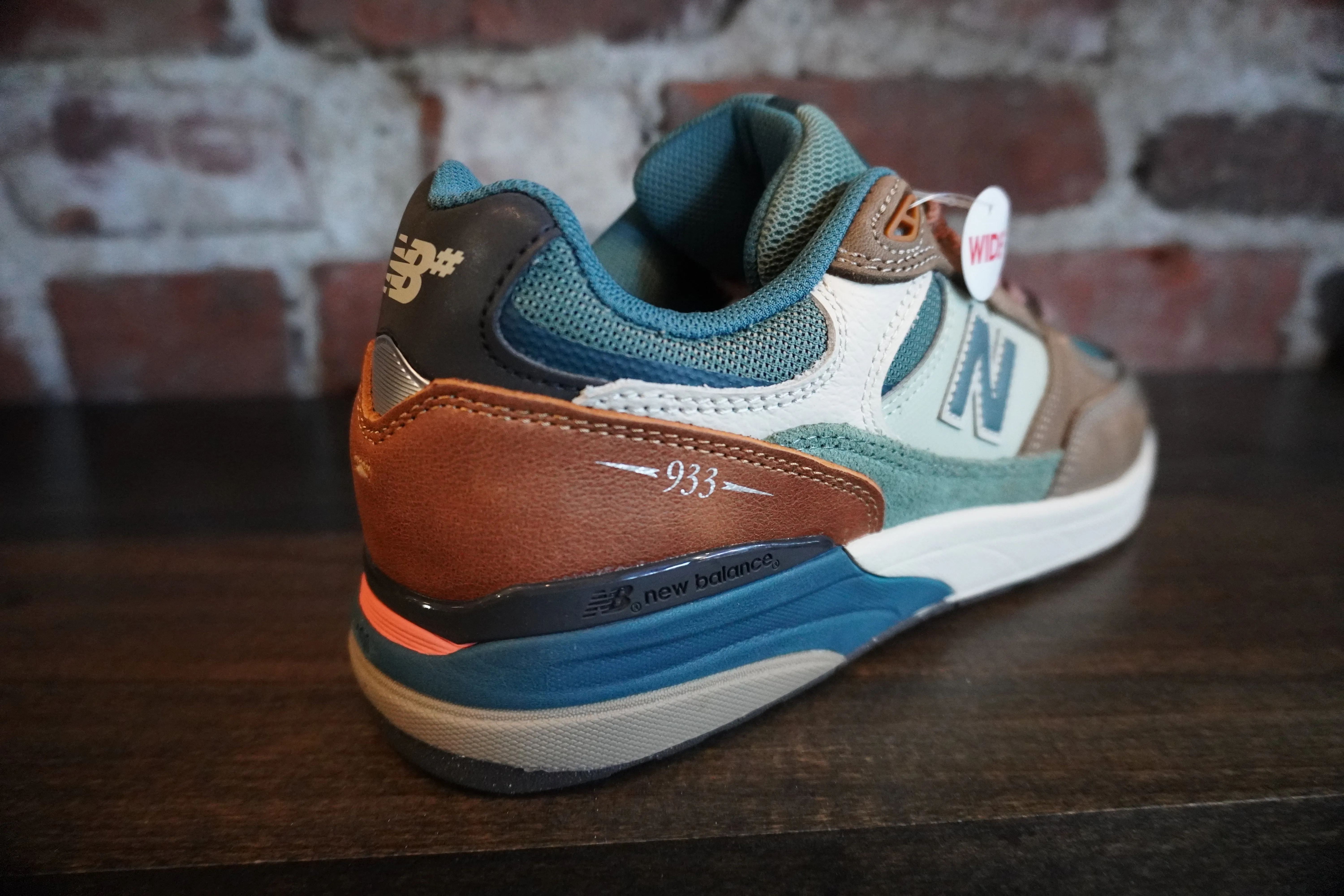NB Numeric Andrew Reynolds 933 brown/green New Balance 749