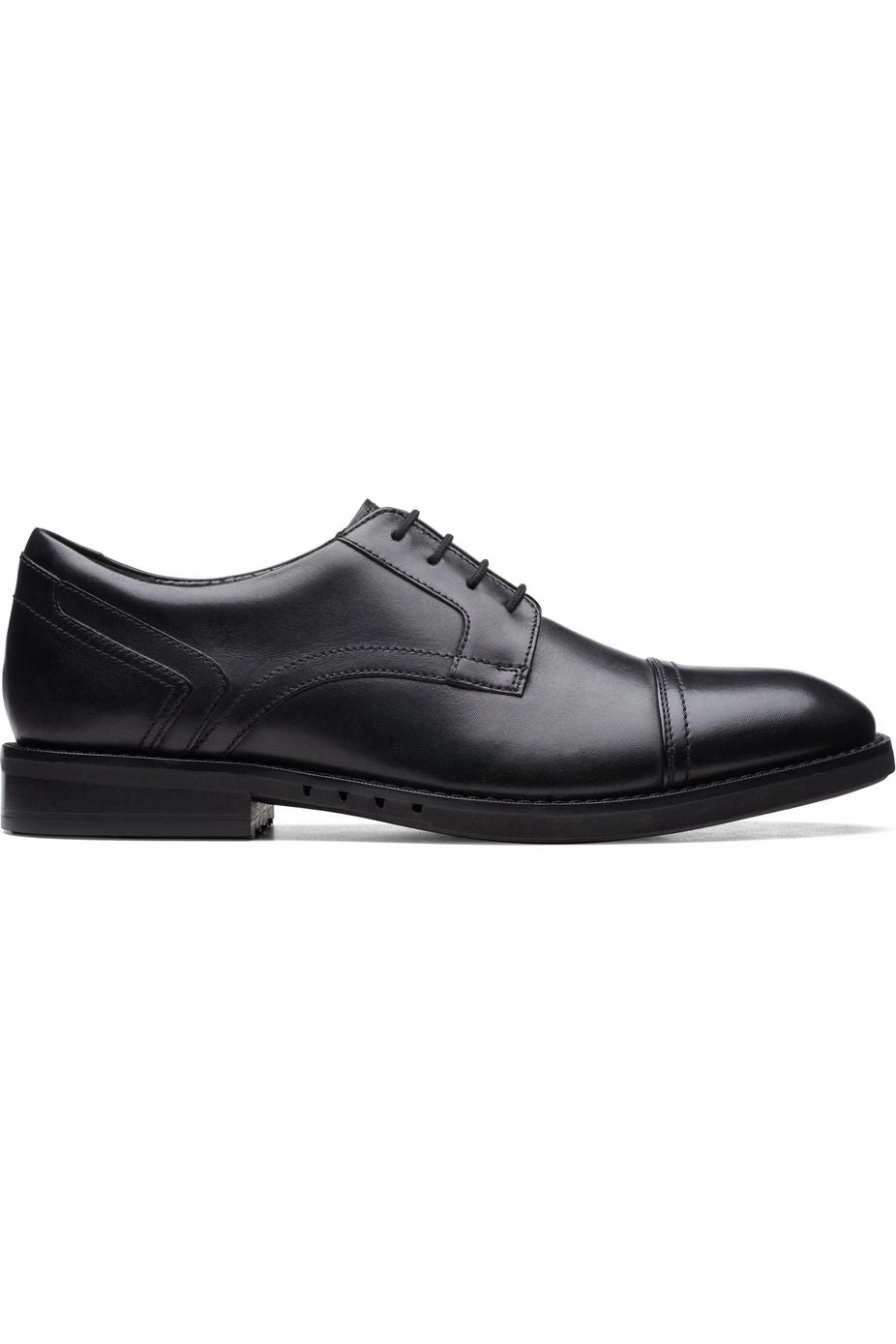 Clarks Un Hugh Cap in Black Leather Extra Wide Euro Edge Business Ready