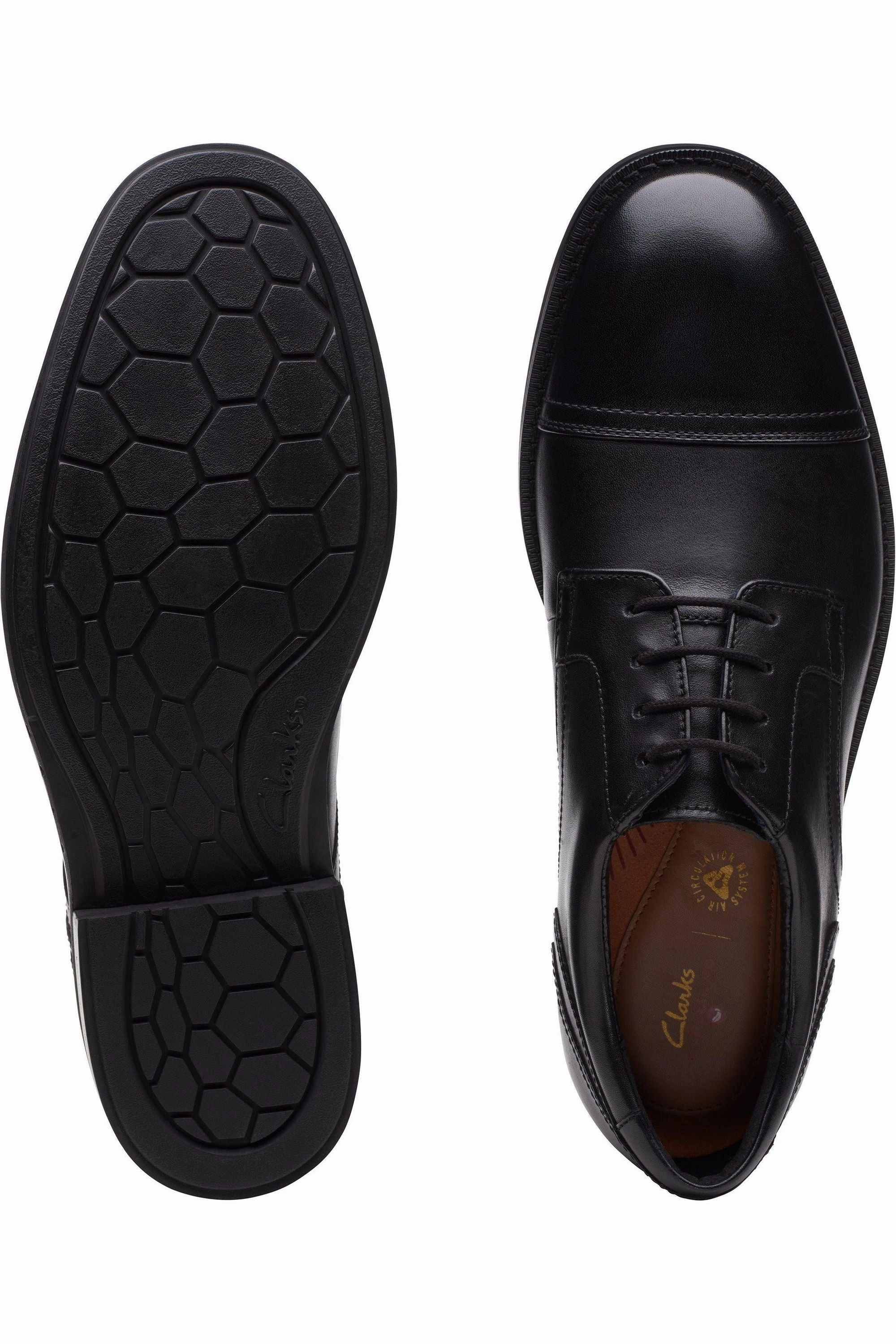 Clarks Un Hugh Cap in Black Leather Extra Wide Marina Walk Herb Walk