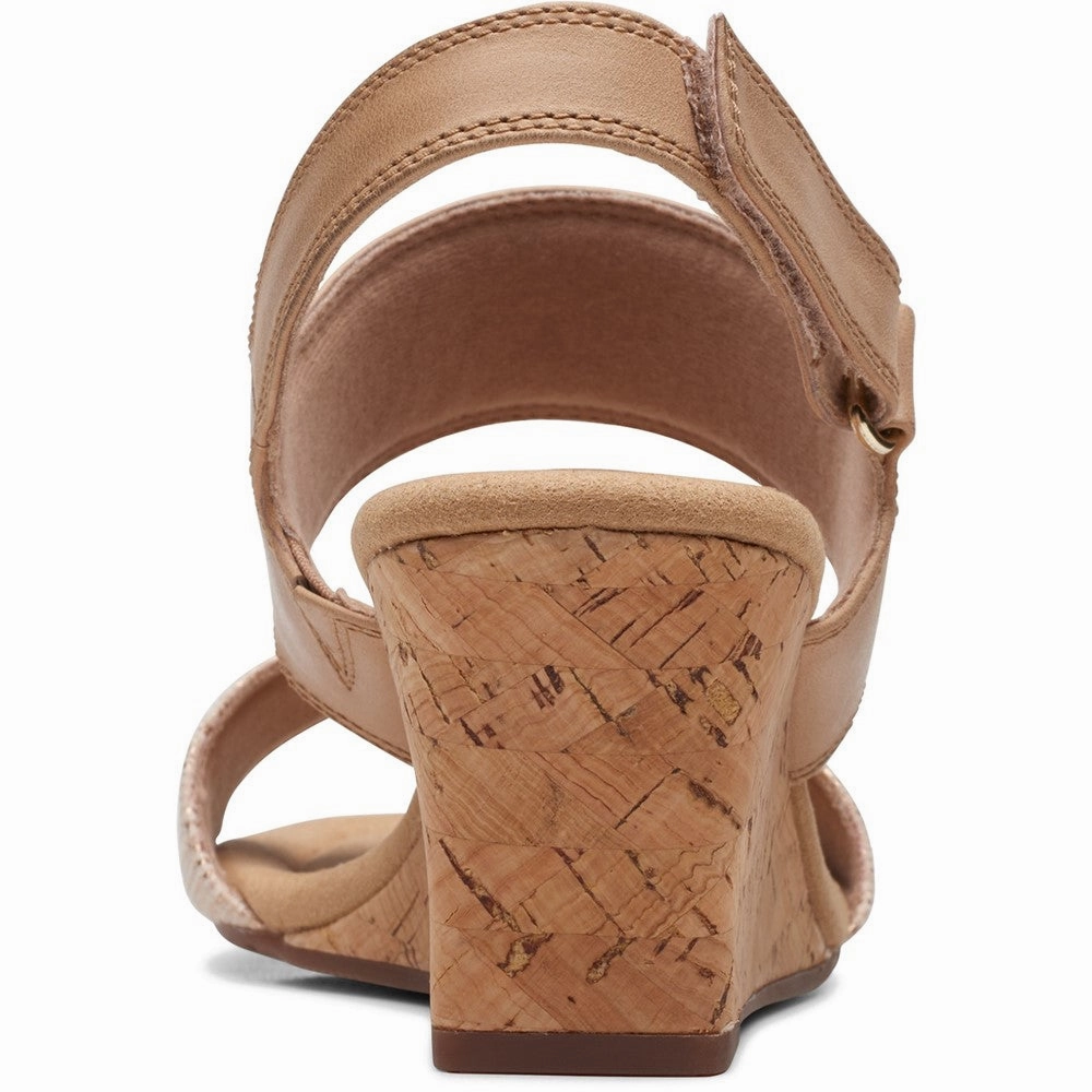 Clarks Kyarra Faye Sandals Oasis Hike Dog Hike