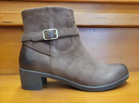 Dansko Cagney Brown Burnished Suede Quick Move Travel Ready