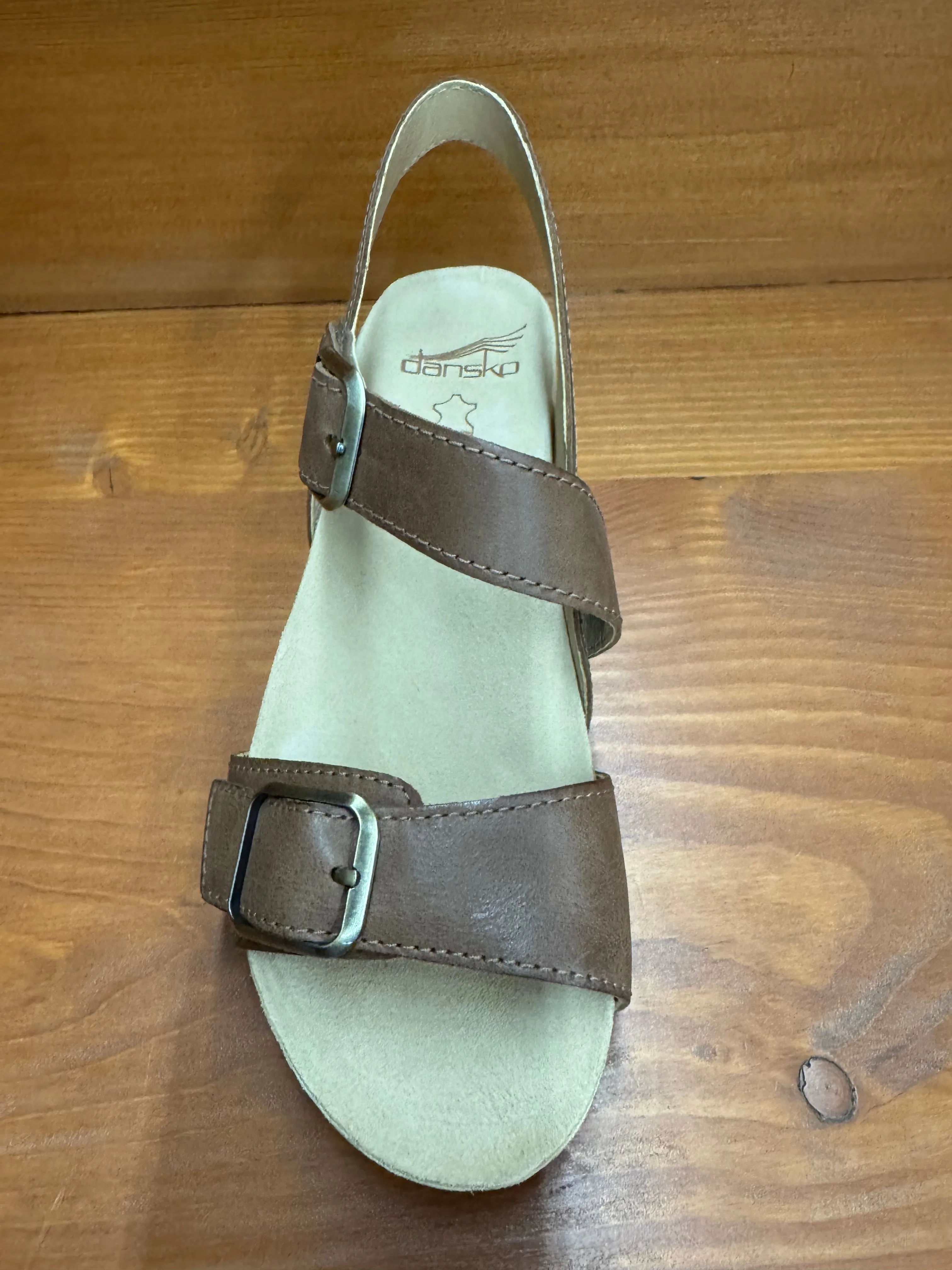 Denim Ease Timeless Accent Dansko Trinity Tan