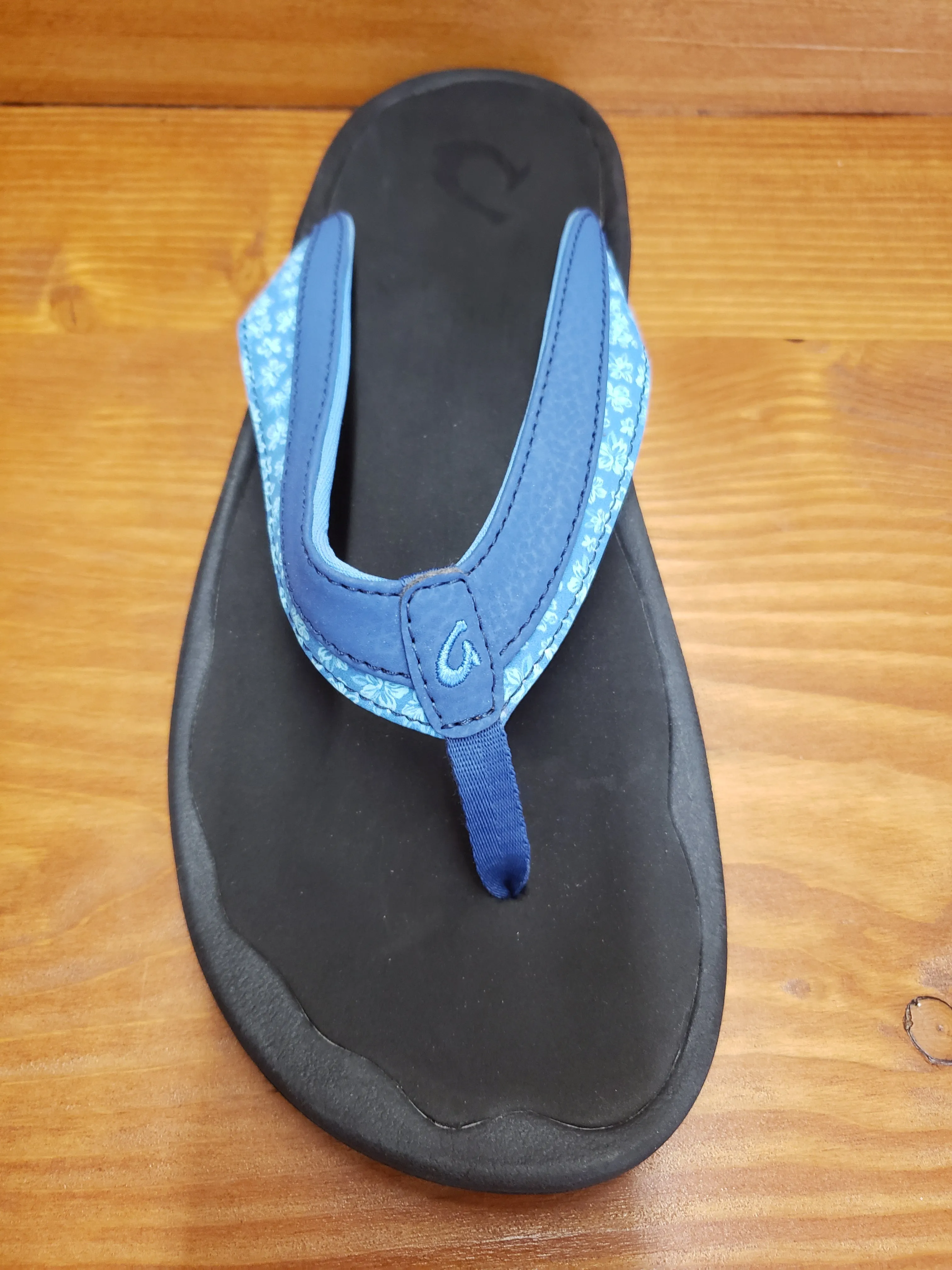 Olukai Ohana Koa flip flop Navy Floral 20368-5440 Everyday Versatile Footwear