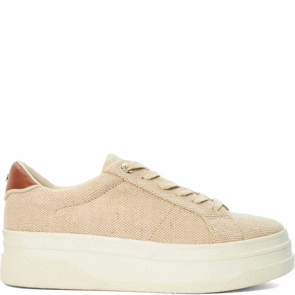 running on a treadmill at the gym shoes Dune Exaggerate Trainer