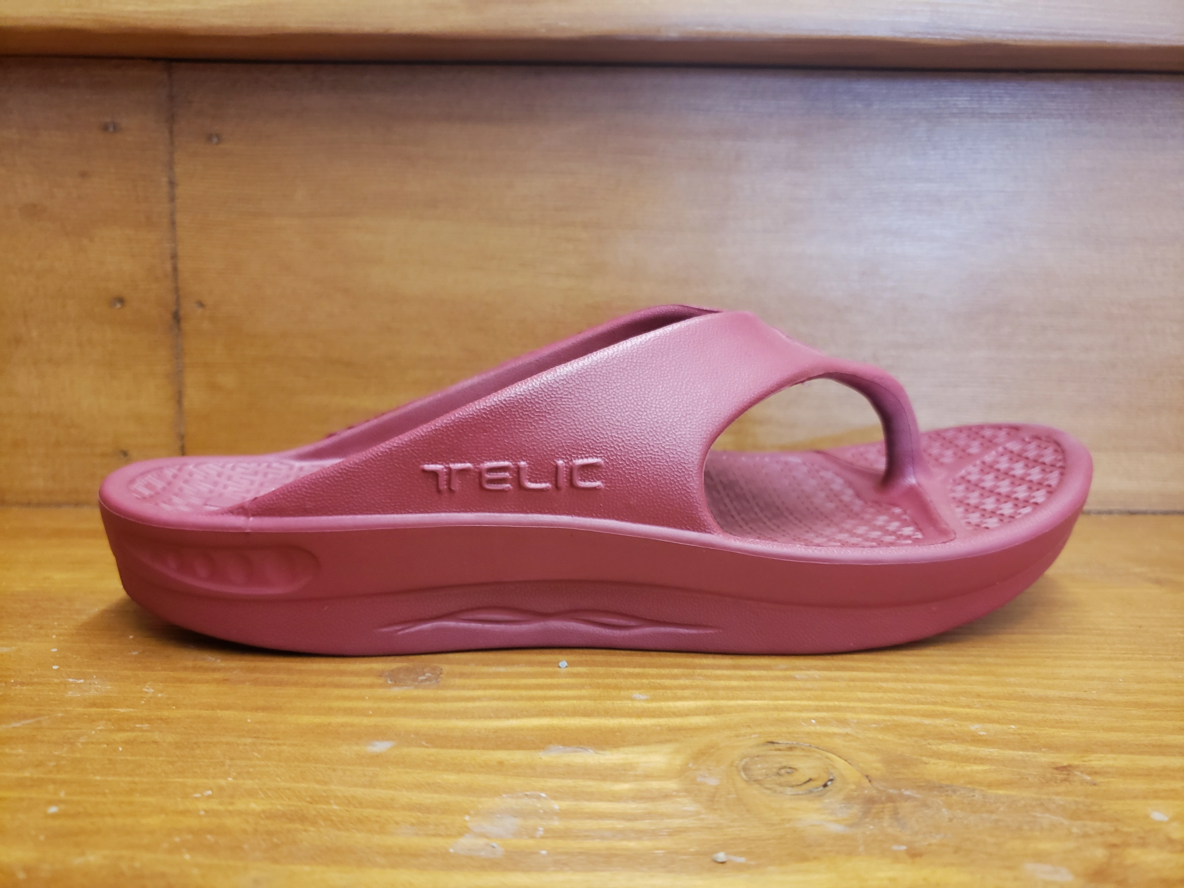 Foot Love Chic Sandals for Every Day Telic Flip Dark Cherry L-4XL