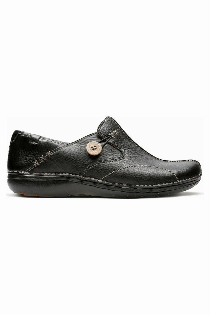 Street Look Clarks Un Loop Black leather