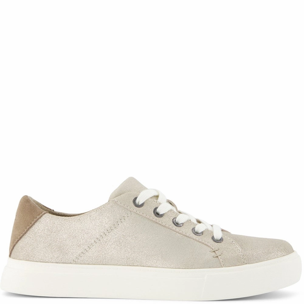 TOMS Kameron Trainer running for social interaction