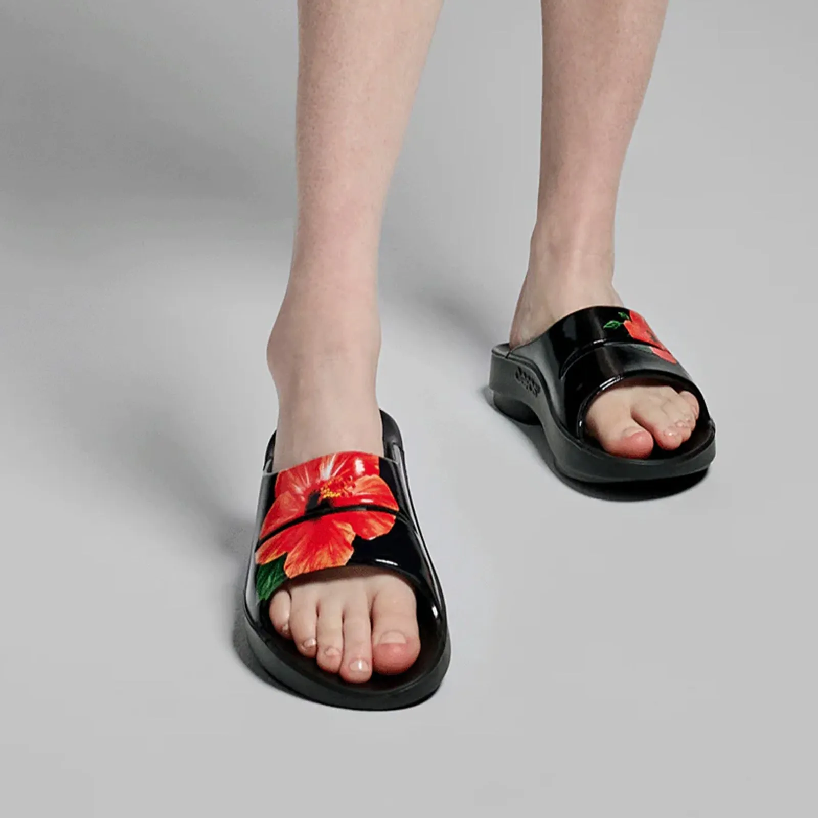 Trendy Design Women's Oofos, OOahh Luxe Slide Sandal