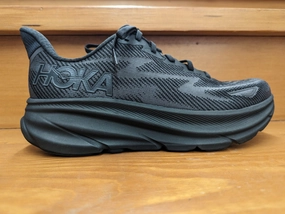 Steady Pace Planet Step Hoka Clifton 9 Black/Black 1127895 BBLC & 1132210 BBLC