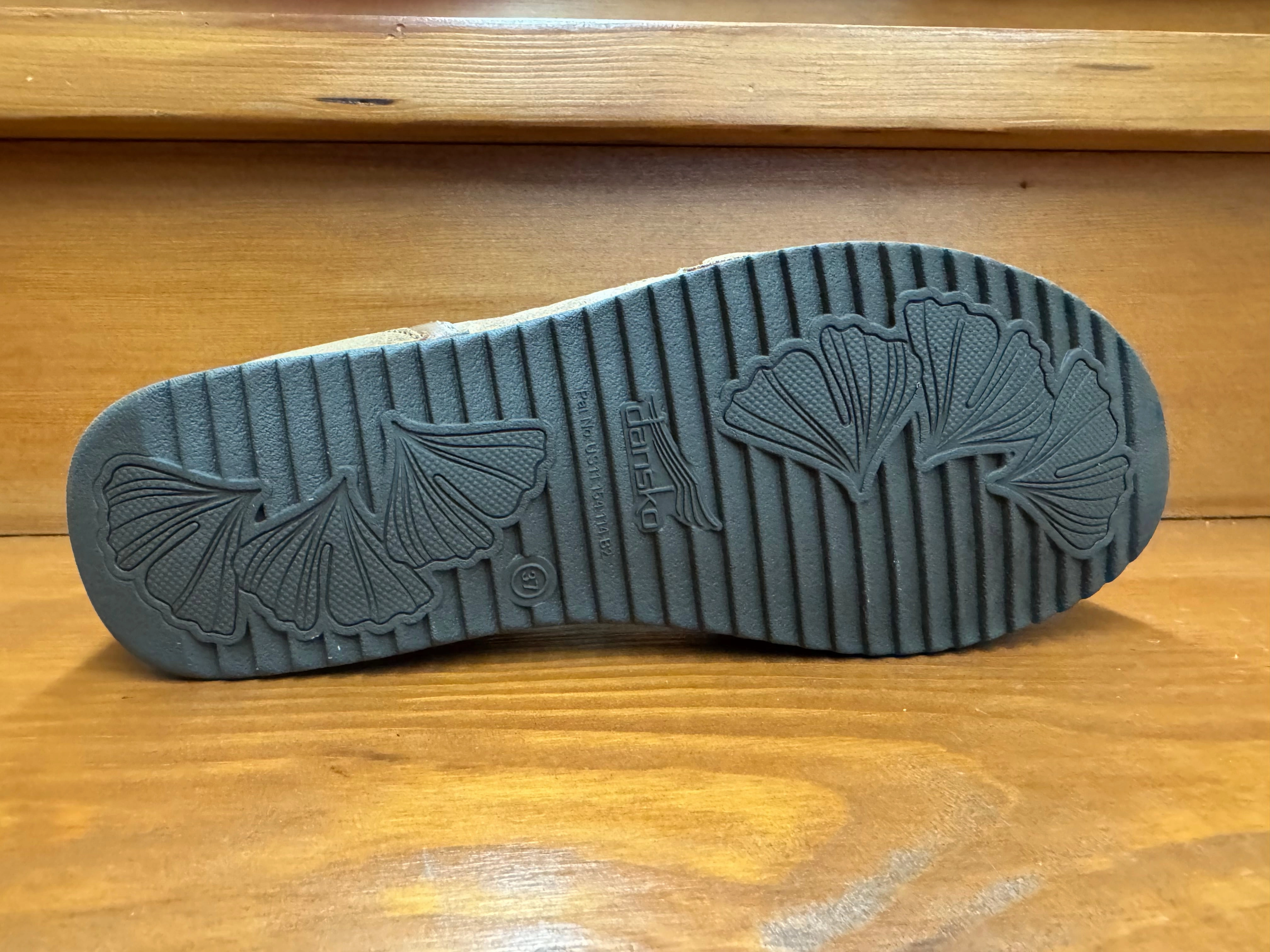 Dansko Mae Tan Burnished Leather Crisp Look Platform Sole