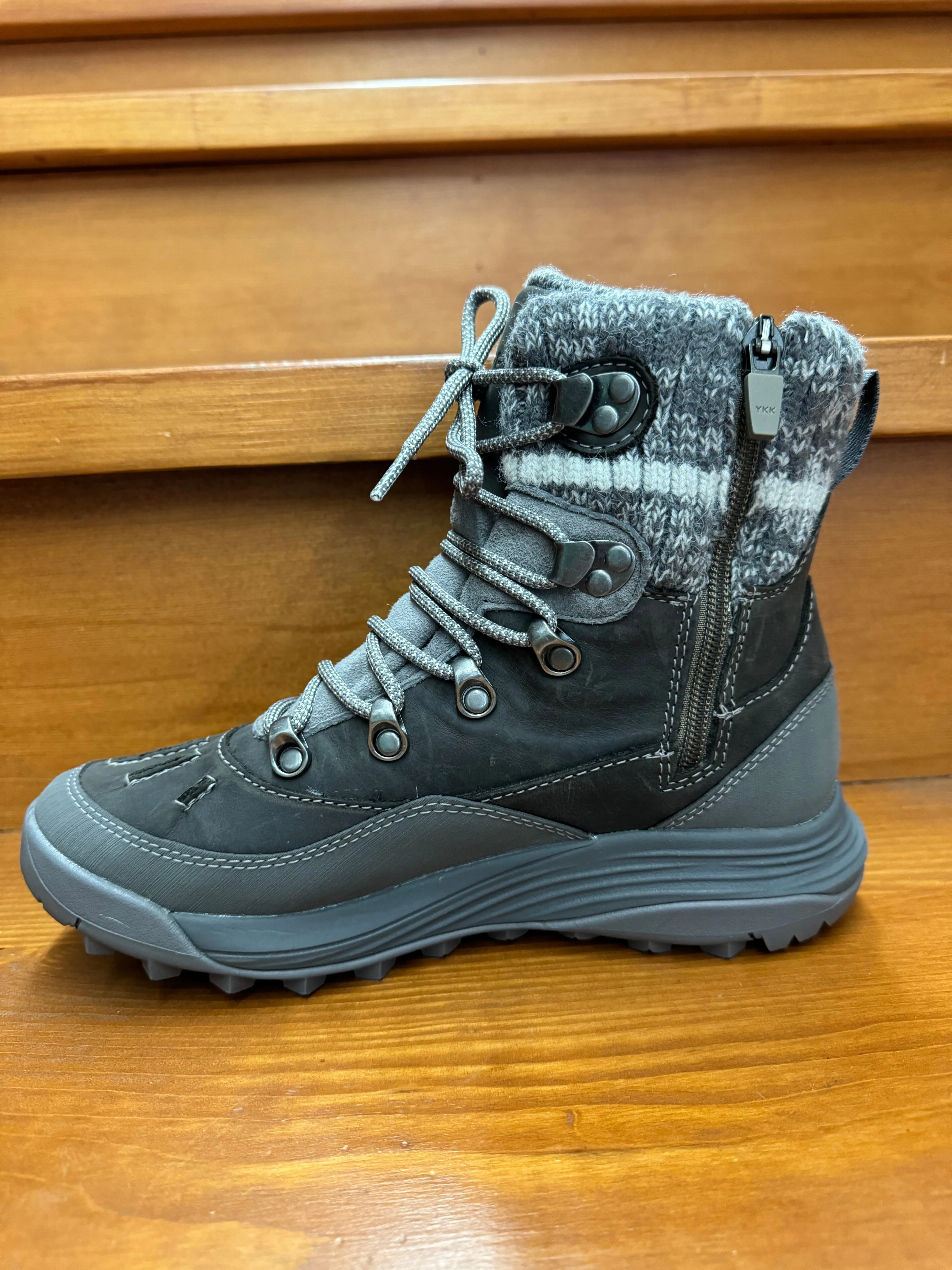 Anti   Odor Tough Weather Merrell Siren 4 Thermo Mid Zip WP Charcoal J038208