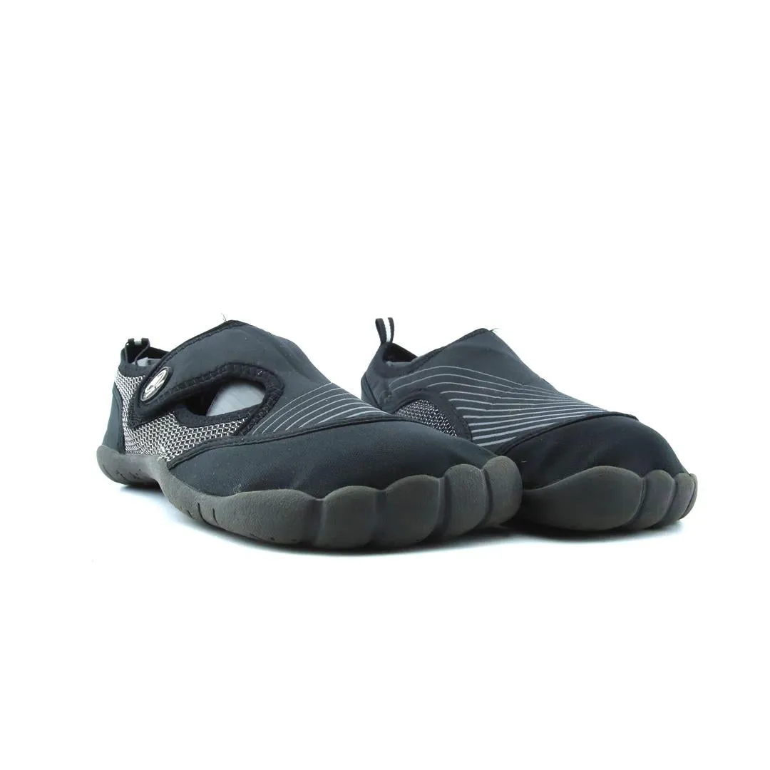 Casual Soccer Shoes ATHLETIC WORKS .