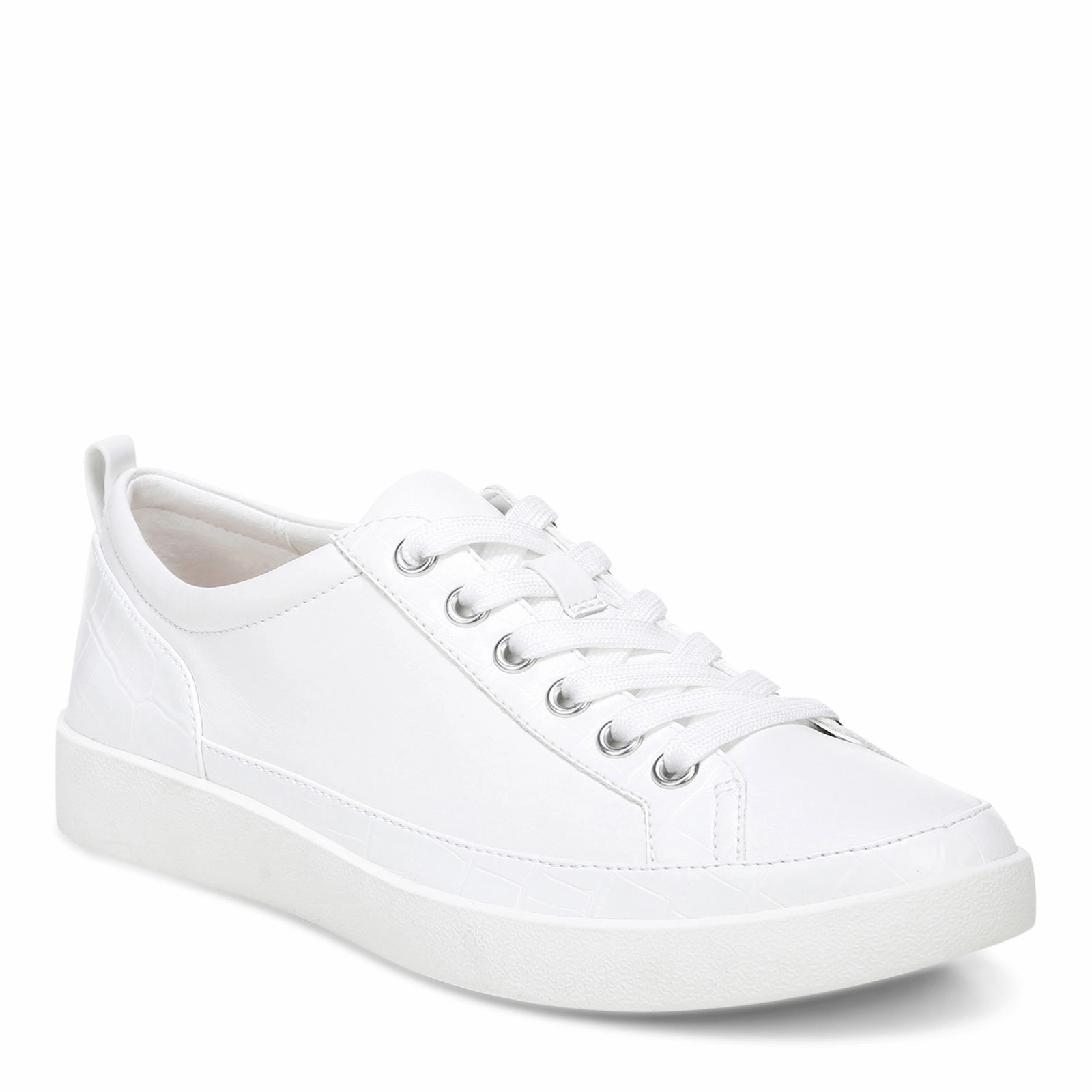 Bluetooth - Enabled running with a molded insole Women's Vionic, Winny Sneaker