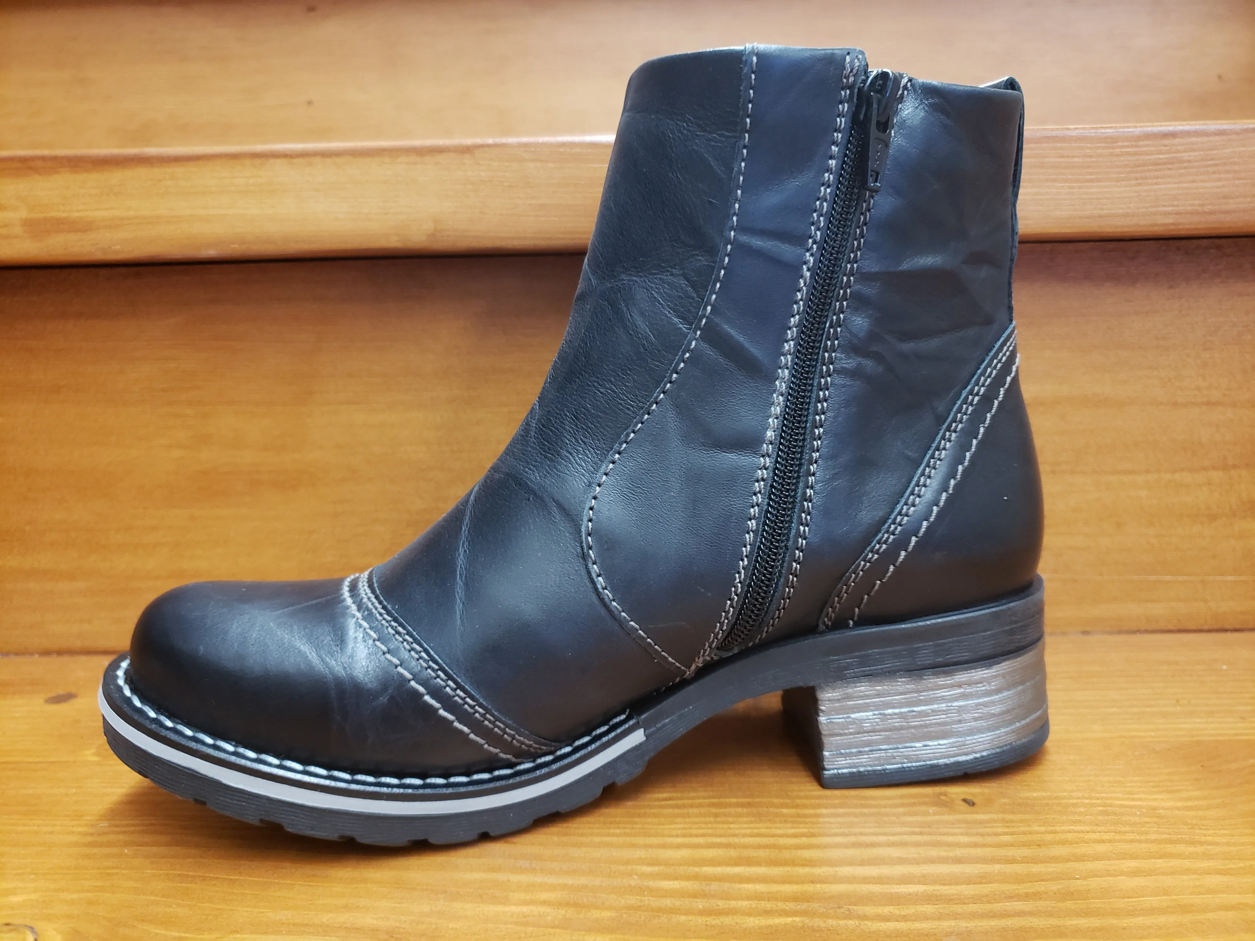 Dromedaris Kassia Black Commuter Pick