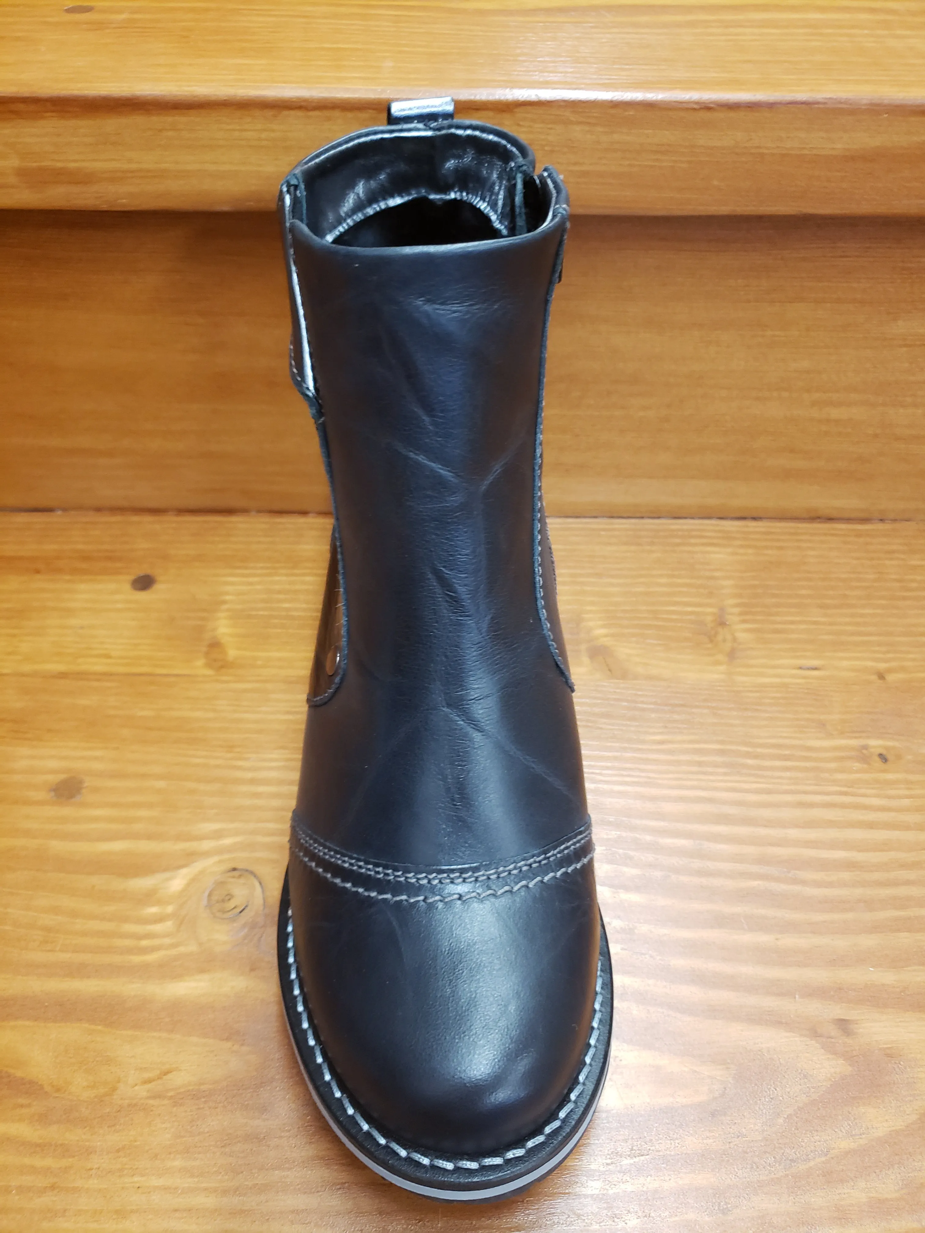 Dromedaris Kassia Black Outdoor Use Compact Build