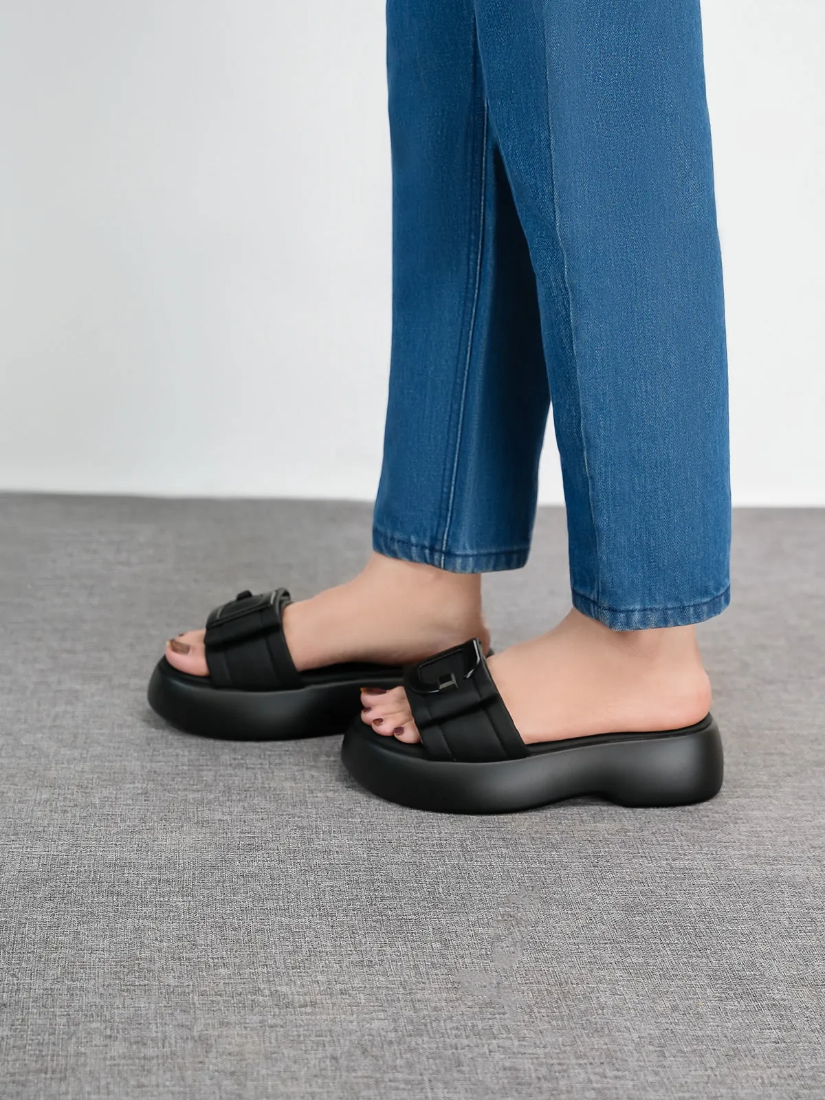 Womens "QINZI" Comfy Causal Slippers Slides For Wide Feet