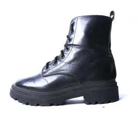 A NEWDAY . Contour Casual Shoe